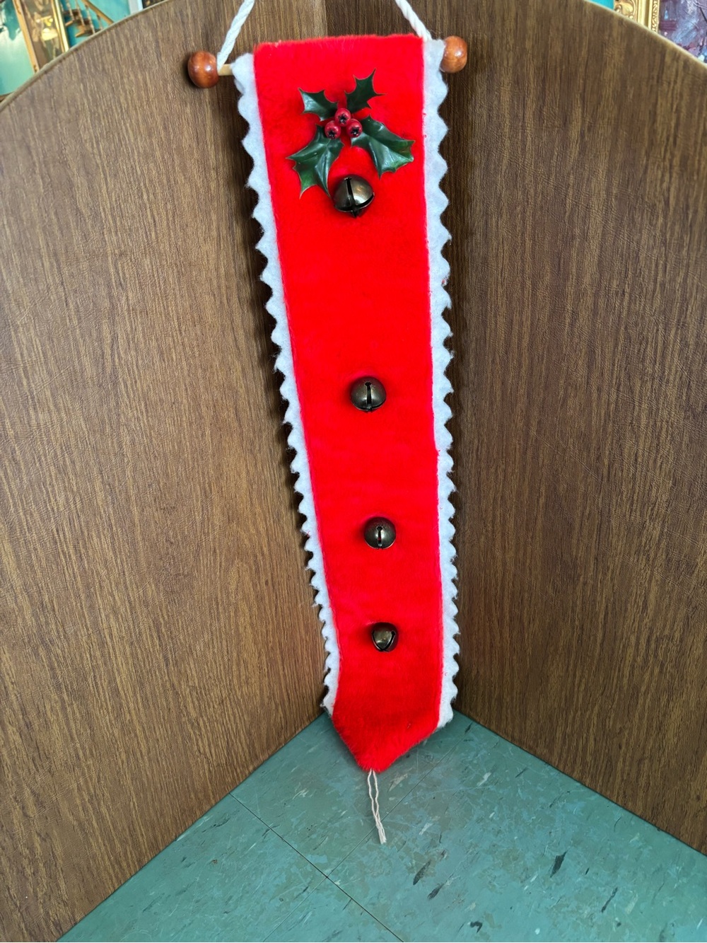 vintage red and white felt rickrack Christmas bell pull wall hanging decor